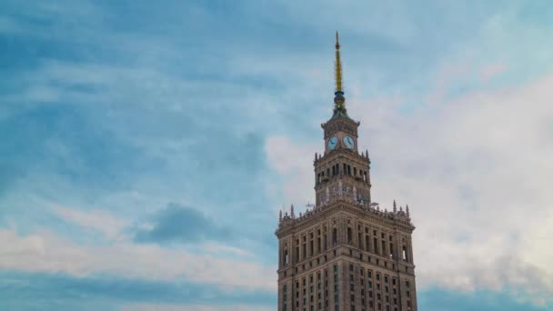 Časová prodleva věž paláce kultury a vědy, historické výšková budova v centru Varšavy, Polsko - Záběry, video