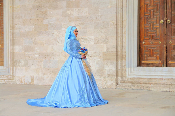 Eastern bride in blue. - Foto, imagen
