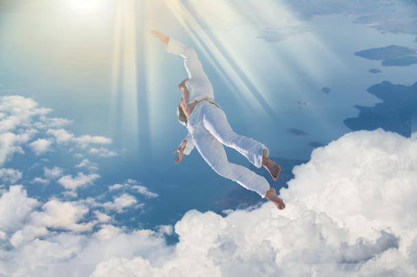 Ascensión del alma. Fantasma de un hombre llevado al cielo. Vida después de la muerte, meditación y sueño concepto 3d render
 - Foto, Imagen
