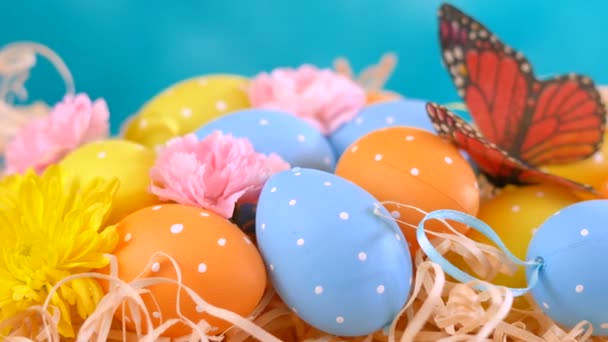Happy Easter ornaments, eggs and spring flowers. - Footage, Video