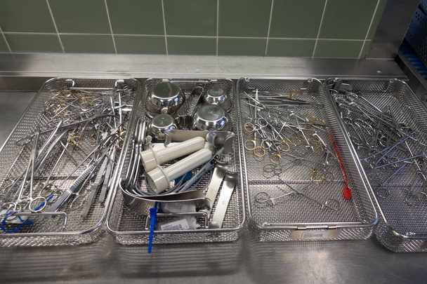 Surgery instruments in reprocessing - Foto, immagini