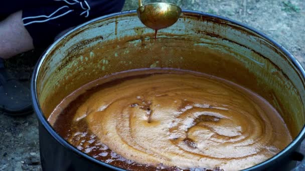 Old way of making apple jam-Cooking - Video, Çekim