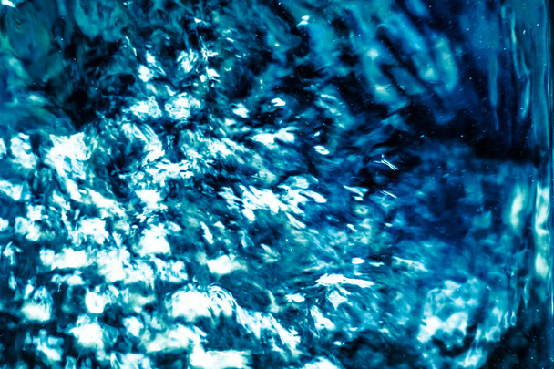 tiefblaues Wasser - Foto, Bild