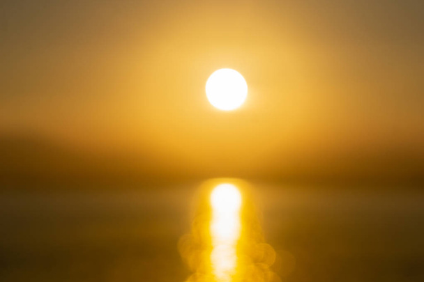 Coucher de soleil abstrait doré
 - Photo, image