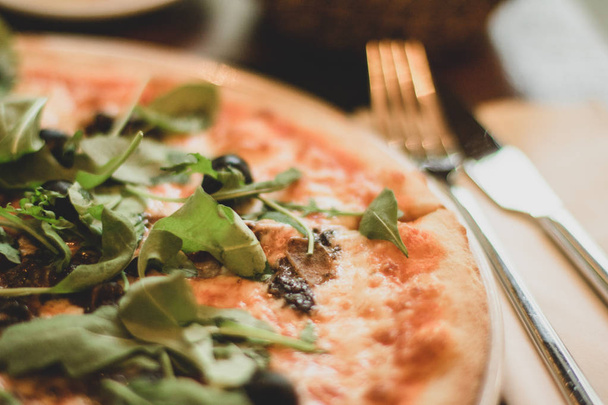 Geleneksel İtalyan pizza pizzacı Milano - Fotoğraf, Görsel