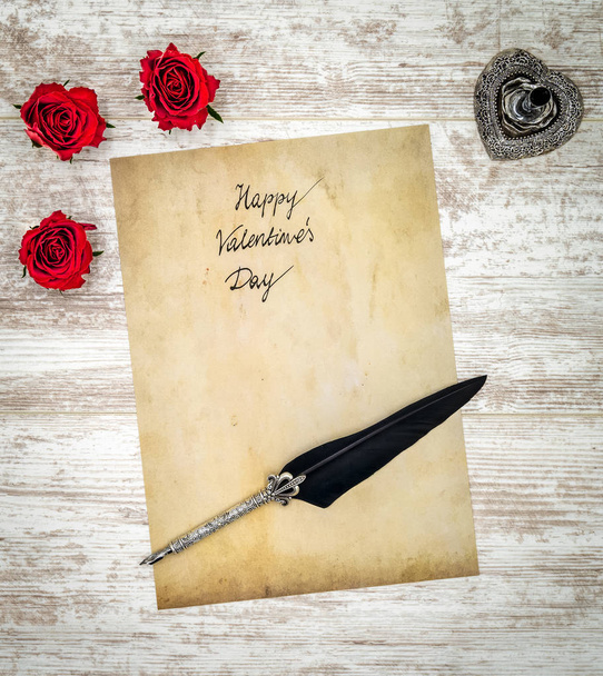 С Днем Святого Валентина открытка с розами и перо
 - Фото, изображение