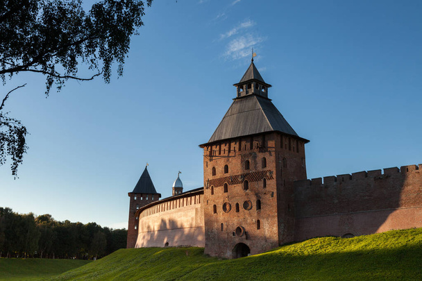 Veliky Novgorod es una de las ciudades históricas más antiguas e importantes
 - Foto, imagen