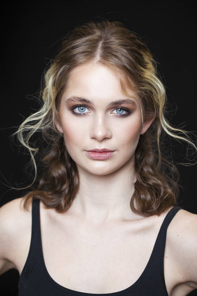 Make up beauty. Close up beautiful blonde fashion young woman - 写真・画像