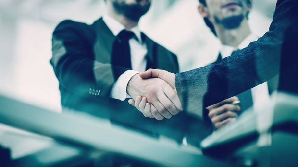 concept of partnership - handshake of business partners - Valokuva, kuva