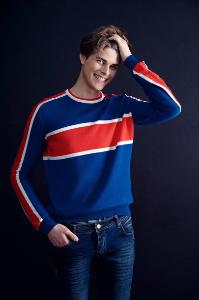 Smiling handsome man in colorful shirt - Fotoğraf, Görsel