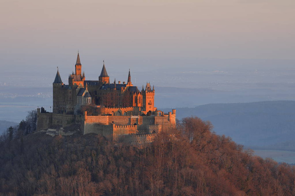 Замок Холленцоллерн в Германии
 - Фото, изображение
