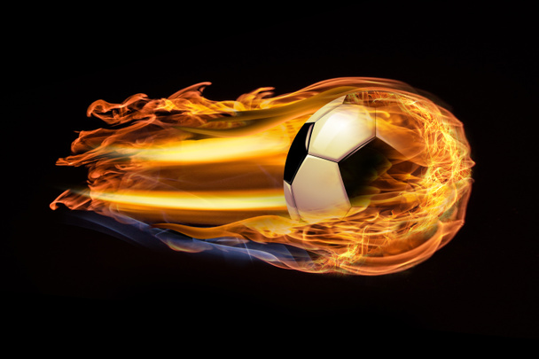 μπάλα ποδοσφαίρου ή ποδόσφαιρο μπάλα στις φλόγες - Φωτογραφία, εικόνα