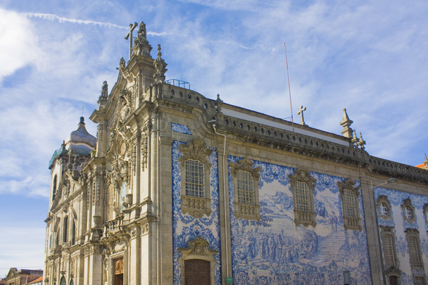 Porto, Portugalia - 3 marca 2019: Kościół Carmo (Igreja do Carmo) i Kościół Karmelitów (Igreja da Nossa Senhora do Carmo das Carmelitas) w Porto - Zdjęcie, obraz