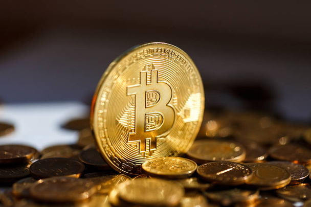 Bitcoin is strong. Decentralization provides the cost of bitcoin. Coin, souvenir - Zdjęcie, obraz