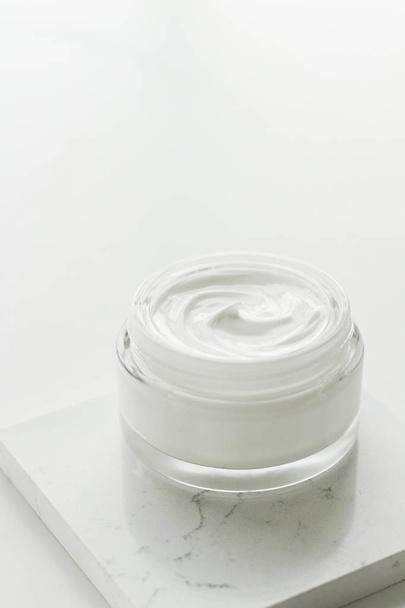 Luxury face cream jar, moisturizing cosmetics - Φωτογραφία, εικόνα