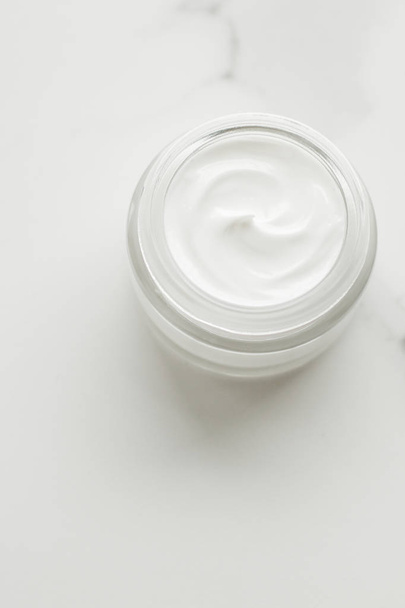 Luxury face cream jar, moisturizing cosmetics - Foto, afbeelding