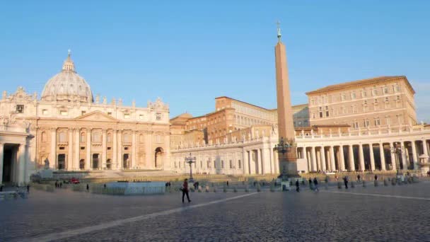 Škubnutí. Bazilika a St. Peter 's Square po východu slunce. Řím, Itálie. Video. UltraHD (4k) - Záběry, video