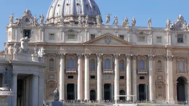 Aksaklık etkisi. Aziz Peter Bazilikası. Vatican City, Roma, Italya. Video - Video, Çekim