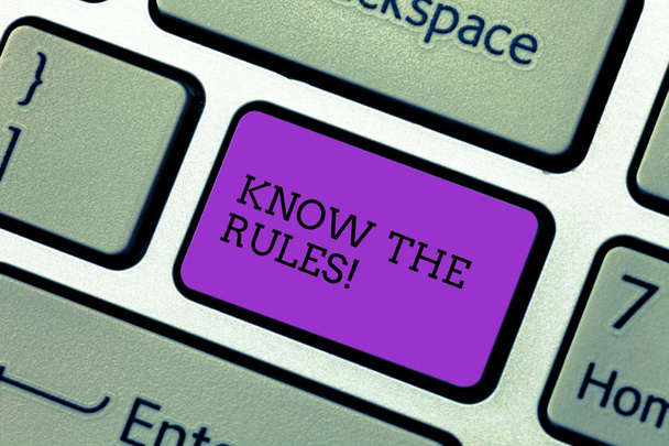 手書きテキスト記述ルールを知っています。概念の理解の諸条件を意味弁護士キーボード キーのキーパッドのアイデアを押すとコンピューターのメッセージを作成する意図から法的な助言を得る. - 写真・画像