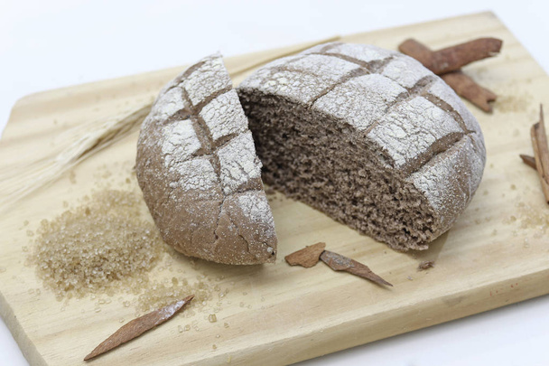 Вкусный домашний свежий хлеб
 - Фото, изображение