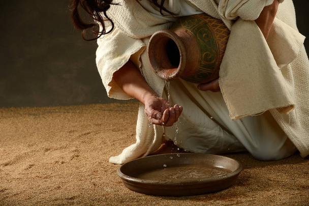 Jesus pouring water - Photo, Image