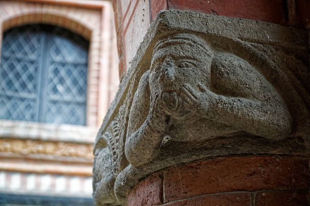 Ancienne décoration d'arche, architecture ornementale élémentaire en italie
. - Photo, image