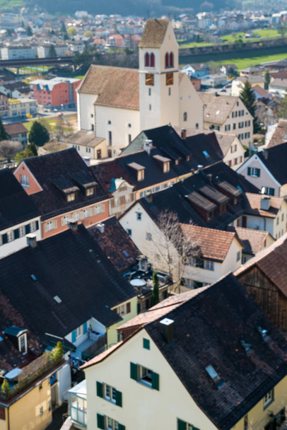 středem starého města pod hradem Sargans v údolí Rýna ve Švýcarsku - Fotografie, Obrázek