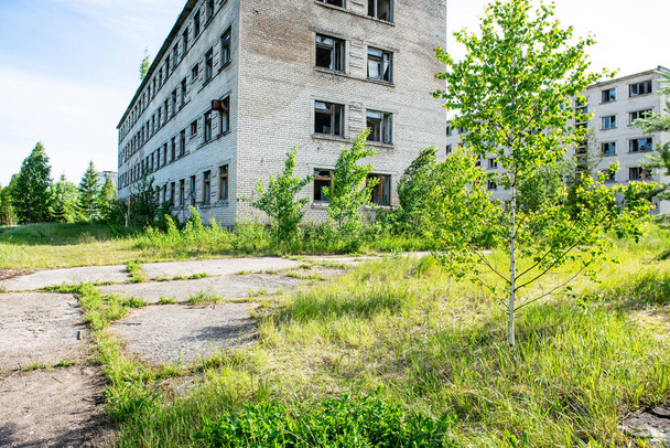 interrior vanhan sotilaallisen rakennuksen Latvia
 - Valokuva, kuva