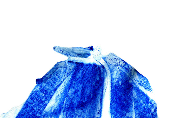 abstrakter Tuschehintergrund. Marmorstil. blaue Strichstruktur auf weißem Papier. Wallpaper für Web- und Game-Design. Grunge-Schlammkunst. - Foto, Bild