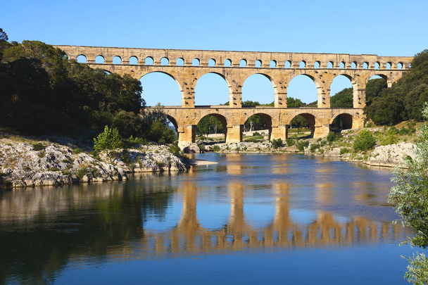 pont du gard, ein altes römisches Aquädukt in Frankreich - Foto, Bild
