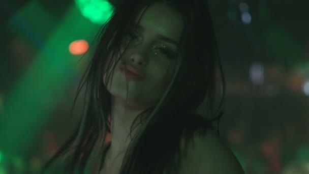 Sexy girl in night club - Filmati, video