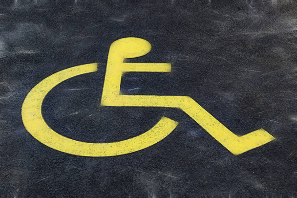 Engelli kişi için zemin işareti - Fotoğraf, Görsel