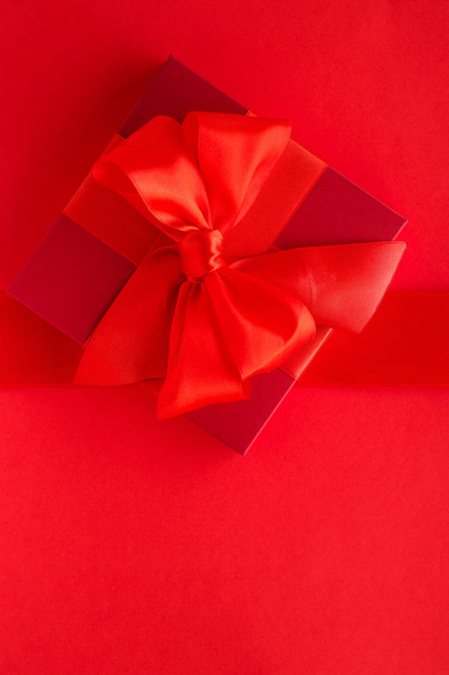 Luxury holiday gifts on red - Fotó, kép