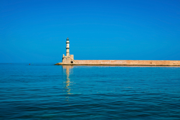 Известный маяк в заливе в Ханье
 - Фото, изображение
