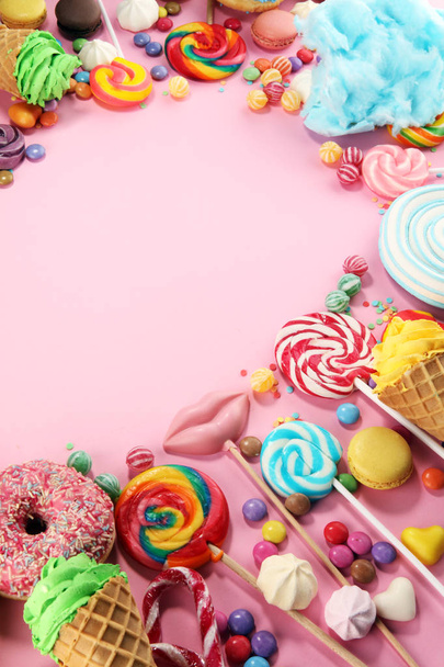 καραμέλες με ζελέ και την ζάχαρη. πολύχρωμο πίνακα διαφορετικές childs - Φωτογραφία, εικόνα