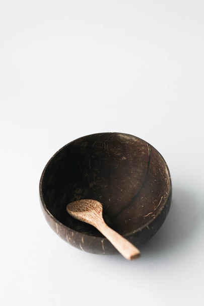 Кокосовая скорлупа миска, миска из кокосовой скорлупы
 - Фото, изображение