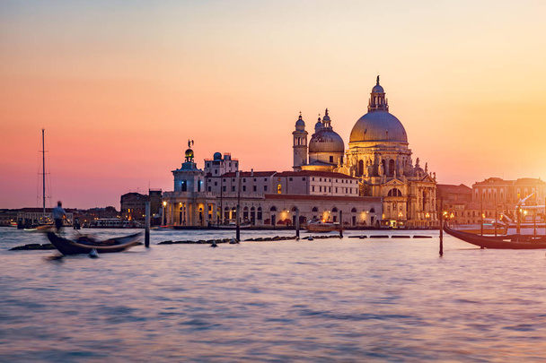 Kostel Santa Maria della Salute při západu slunce, Benátky, Itálie - Fotografie, Obrázek