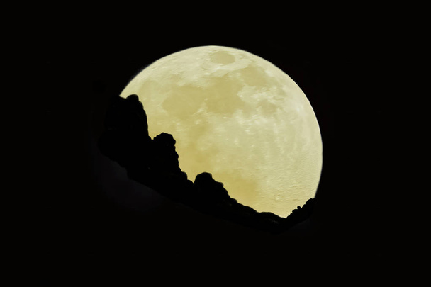 luna en el cielo azul - Foto, imagen