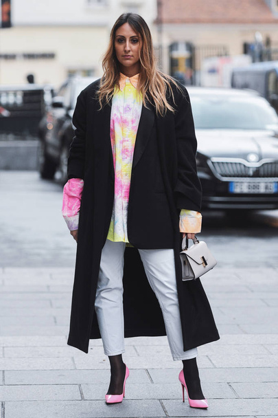 Paris, France - March 01, 2019: Street style outfit -  Fashionable person after a fashion show during Paris Fashion Week - PFWFW19 - 写真・画像