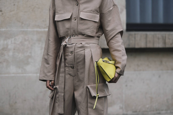 Paris, France - March 01, 2019: Street style outfit -  Linda Tol before a fashion show during Paris Fashion Week - PFWFW19 - Foto, Imagen