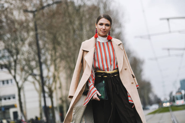 Paris, France - March 01, 2019: Street style outfit -  Landiana Cerciu before a fashion show during Paris Fashion Week - PFWFW19 - Foto, afbeelding