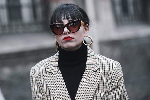 Paris, France - March 01, 2019: Street style outfit -  Fashionable person after a fashion show during Paris Fashion Week - PFWFW19 - Фото, зображення