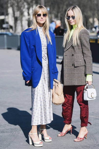 Paris, France - February 27, 2019: Street style outfit -  Fashionable person after a fashion show during Paris Fashion Week - PFWFW19 - Foto, imagen