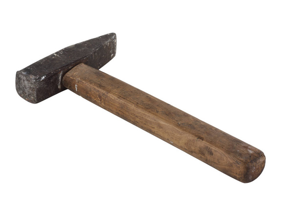 Металлический молоток с деревянной ручкой на белом фоне - Фото, изображение