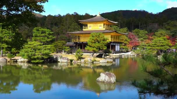 imágenes escénicas de la hermosa pagoda japonesa tradicional
 - Metraje, vídeo