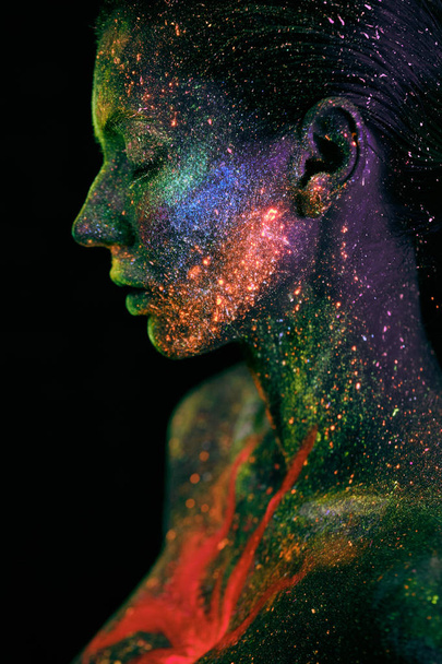 Lähikuva UV abstrakti muotokuva
 - Valokuva, kuva