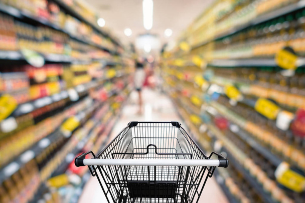 Abstrato Defocus desfocado de bens de consumo no supermercado
  - Foto, Imagem