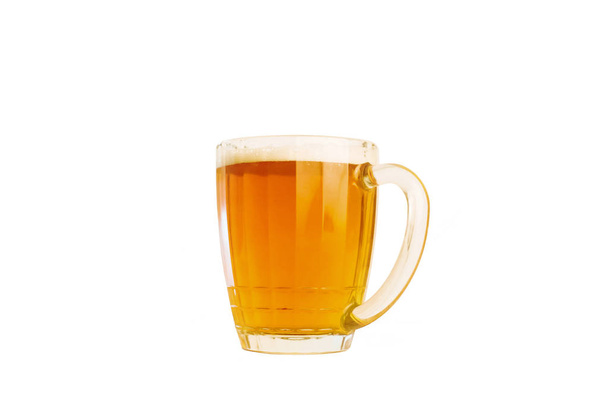 muki olutta eristetty valkoisella pohjalla - Valokuva, kuva
