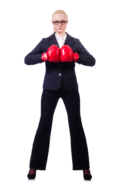 Mujer mujer de negocios con guantes de boxeo en blanco - Foto, Imagen