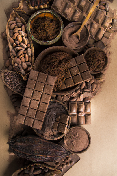 ココアポッドとチョコレートバーとフードデザートの背景 - 写真・画像
